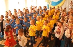 У Малині вихованці дитсадка ранок розпочинають з виконання гімну України